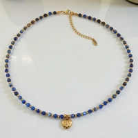 Naszyjnik z kamieni naturalnych lapis lazuli z serduszkiem ze stali chirurgicznej