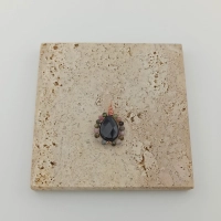 Zawieszka wisiorek miedź kamienie naturalne turmalin kolorowy i onyks w technice wire wrapping