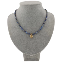 Naszyjnik z kamieni naturalnych lapis lazuli z serduszkiem ze stali chirurgicznej