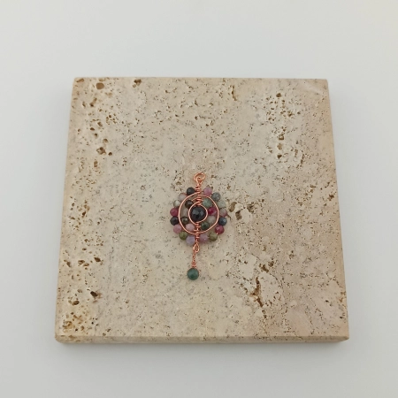 Zawieszka wisiorek z miedzi i kamieni naturalnych turmalin kolorowy i onyks w technice wire wrapping