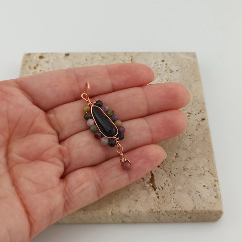 Zawieszka wisiorek miedziany z kamieni naturalnych turmalin kolorowy i onyks technika wire wrapping Zawieszka wisiorek miedziany z kamieni naturalnych turmalin kolorowy i onyks technika wire wrapping