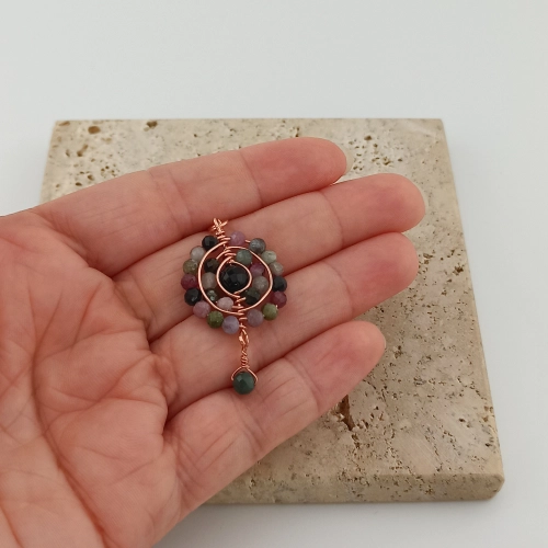 Zawieszka wisiorek z miedzi i kamieni naturalnych turmalin kolorowy i onyks w technice wire wrapping